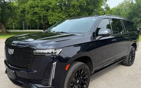 Cadillac Escalade V, 2023 год, 14 665 000 рублей, 2 фотография