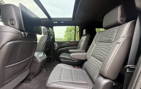 Cadillac Escalade V, 2023 год, 14 665 000 рублей, 12 фотография
