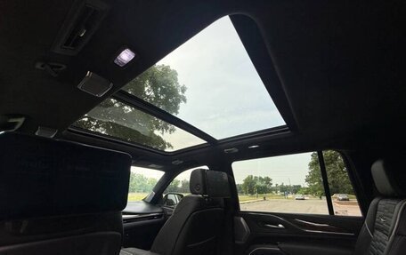 Cadillac Escalade V, 2023 год, 14 665 000 рублей, 15 фотография
