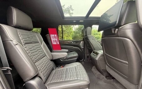 Cadillac Escalade V, 2023 год, 14 665 000 рублей, 13 фотография