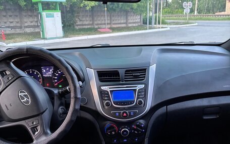 Hyundai Solaris II рестайлинг, 2012 год, 675 000 рублей, 14 фотография