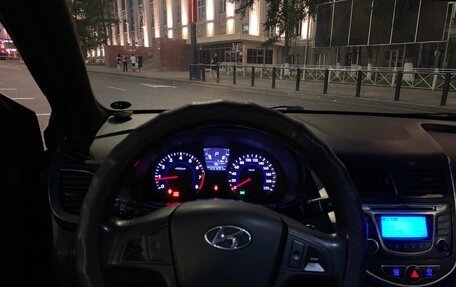Hyundai Solaris II рестайлинг, 2012 год, 675 000 рублей, 19 фотография