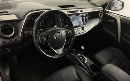 Toyota RAV4, 2017 год, 2 187 000 рублей, 15 фотография