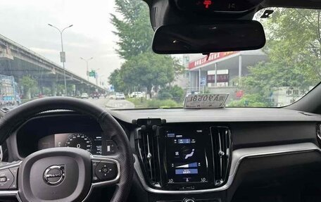 Volvo S60 III, 2022 год, 2 315 000 рублей, 4 фотография