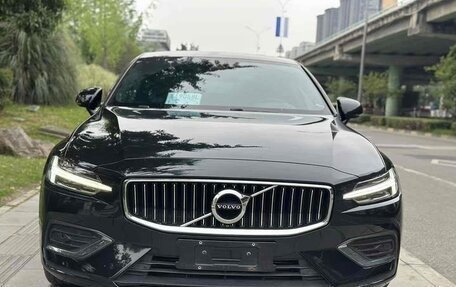 Volvo S60 III, 2022 год, 2 315 000 рублей, 2 фотография