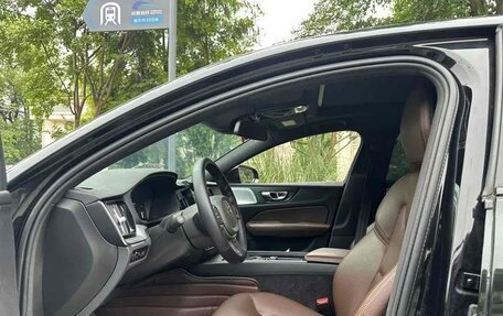 Volvo S60 III, 2022 год, 2 315 000 рублей, 9 фотография