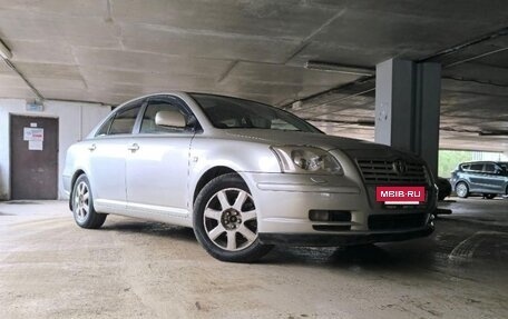 Toyota Avensis III рестайлинг, 2004 год, 835 000 рублей, 2 фотография