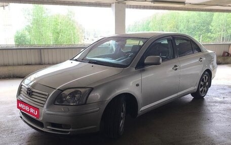 Toyota Avensis III рестайлинг, 2004 год, 835 000 рублей, 3 фотография
