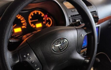Toyota Avensis III рестайлинг, 2004 год, 835 000 рублей, 9 фотография