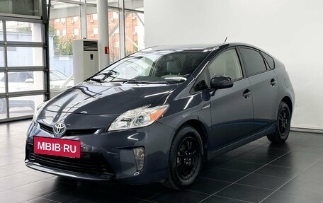 Toyota Prius, 2013 год, 1 220 000 рублей, 2 фотография
