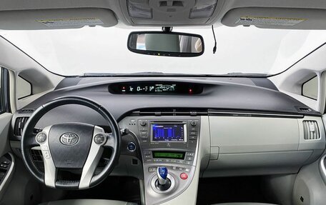 Toyota Prius, 2013 год, 1 220 000 рублей, 9 фотография