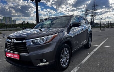 Toyota Highlander III, 2014 год, 3 800 000 рублей, 1 фотография
