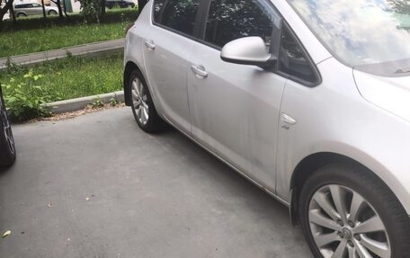 Opel Astra J, 2013 год, 770 000 рублей, 4 фотография