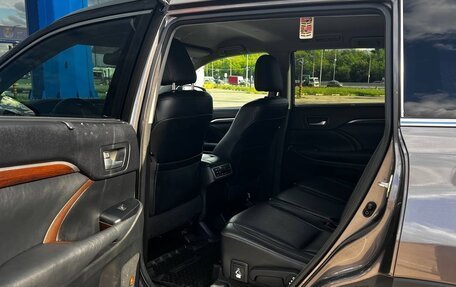 Toyota Highlander III, 2014 год, 3 800 000 рублей, 8 фотография