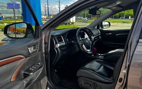 Toyota Highlander III, 2014 год, 3 800 000 рублей, 10 фотография