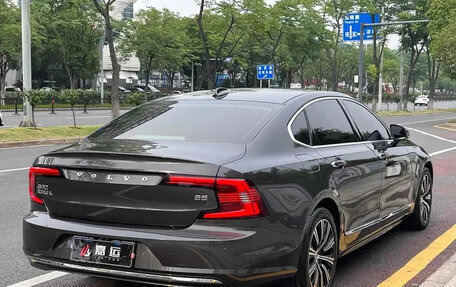 Volvo S90 II рестайлинг, 2022 год, 2 850 015 рублей, 3 фотография
