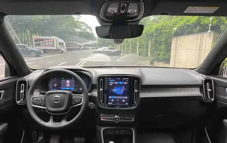 Volvo XC40 I, 2022 год, 1 979 000 рублей, 6 фотография
