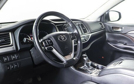 Toyota Highlander III, 2019 год, 3 288 000 рублей, 16 фотография