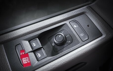 Volkswagen Transporter T6 рестайлинг, 2021 год, 6 150 000 рублей, 15 фотография