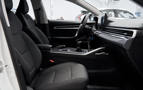 Geely Emgrand, 2024 год, 2 243 990 рублей, 21 фотография