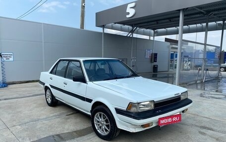 Toyota Carina, 1984 год, 200 000 рублей, 2 фотография