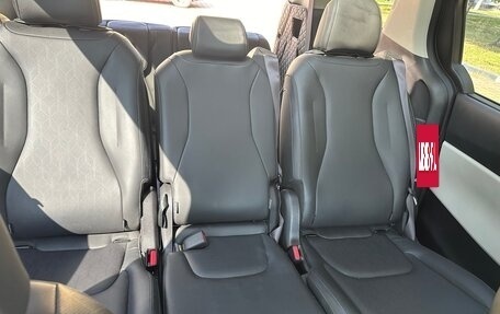KIA Carnival, 2021 год, 4 100 000 рублей, 14 фотография