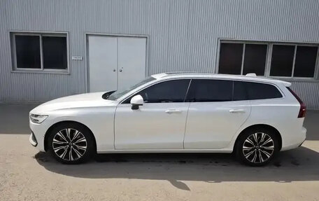 Volvo V60 II, 2022 год, 3 279 000 рублей, 4 фотография
