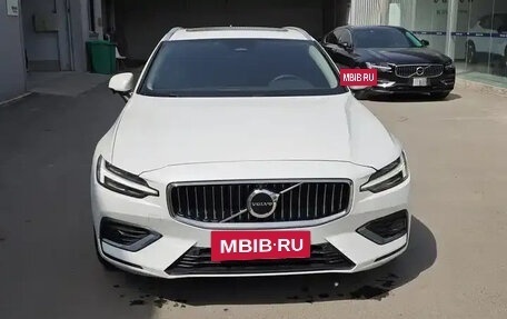 Volvo V60 II, 2022 год, 3 279 000 рублей, 2 фотография