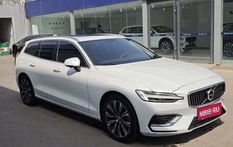 Volvo V60 II, 2022 год, 3 279 000 рублей, 3 фотография
