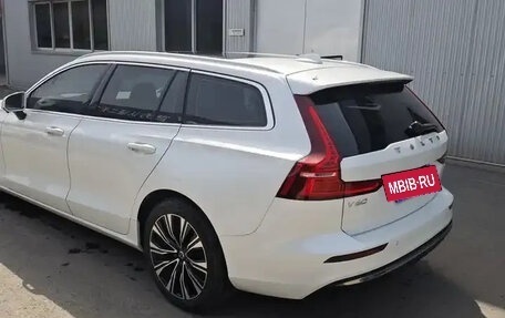 Volvo V60 II, 2022 год, 3 279 000 рублей, 5 фотография