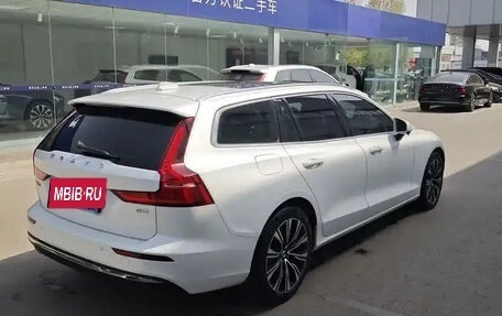Volvo V60 II, 2022 год, 3 279 000 рублей, 7 фотография