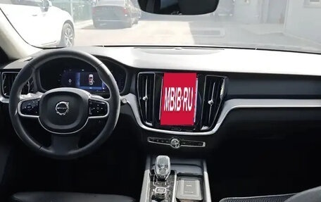 Volvo V60 II, 2022 год, 3 279 000 рублей, 8 фотография