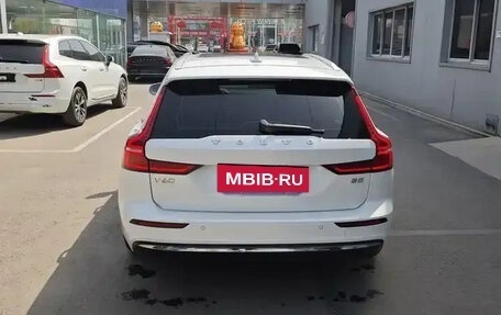 Volvo V60 II, 2022 год, 3 279 000 рублей, 6 фотография