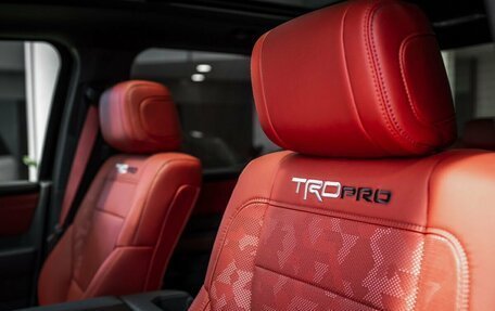 Toyota Tundra, 2024 год, 10 380 000 рублей, 13 фотография