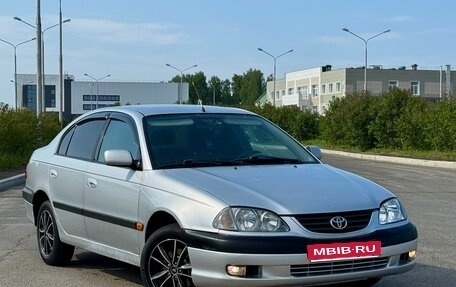 Toyota Avensis III рестайлинг, 2000 год, 559 000 рублей, 1 фотография