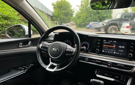 KIA K5, 2020 год, 2 750 000 рублей, 30 фотография