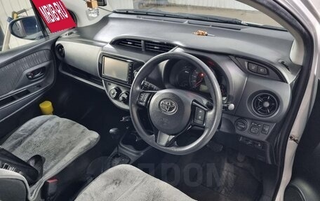 Toyota Vitz, 2017 год, 1 100 000 рублей, 8 фотография