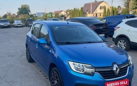 Renault Sandero II рестайлинг, 2020 год, 1 200 000 рублей, 2 фотография