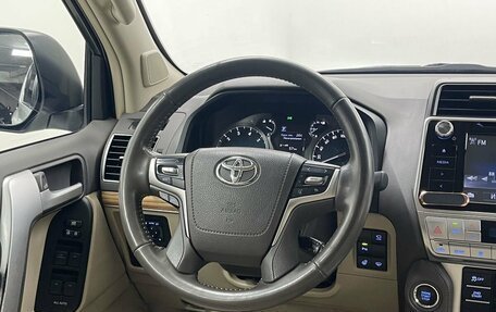 Toyota Land Cruiser Prado 150 рестайлинг 2, 2018 год, 5 545 000 рублей, 20 фотография