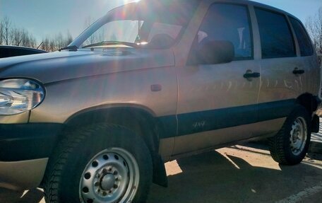 Chevrolet Niva I рестайлинг, 2005 год, 320 000 рублей, 2 фотография