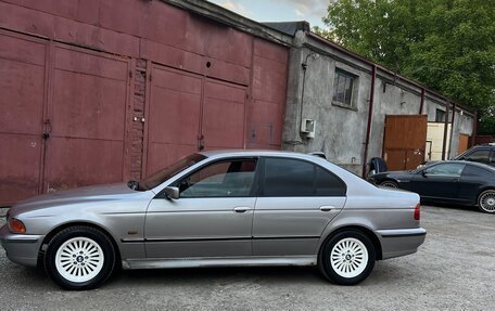BMW 5 серия, 1999 год, 330 000 рублей, 3 фотография