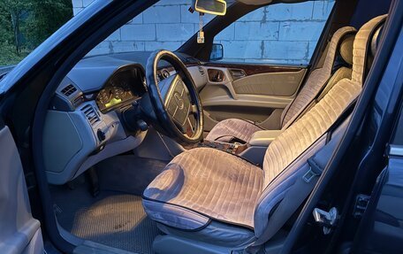 Mercedes-Benz E-Класс, 1997 год, 550 000 рублей, 10 фотография