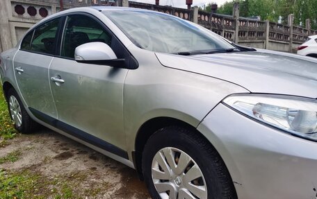 Renault Fluence I, 2010 год, 580 000 рублей, 2 фотография