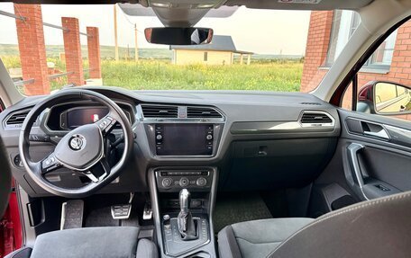 Volkswagen Tiguan II, 2018 год, 2 550 000 рублей, 6 фотография