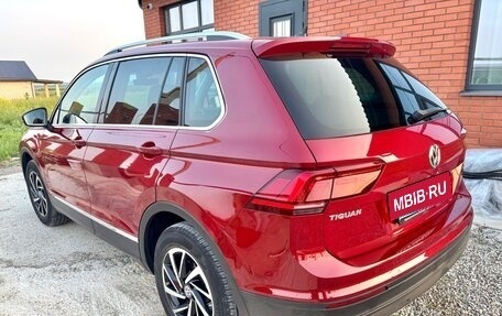 Volkswagen Tiguan II, 2018 год, 2 550 000 рублей, 3 фотография
