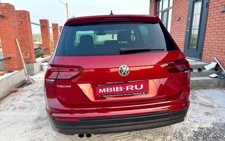 Volkswagen Tiguan II, 2018 год, 2 550 000 рублей, 4 фотография