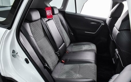 Toyota RAV4, 2024 год, 3 999 000 рублей, 7 фотография