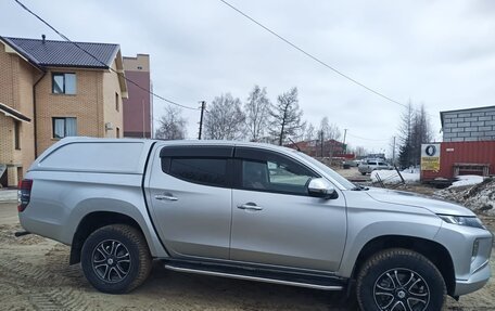 Mitsubishi L200 IV рестайлинг, 2019 год, 2 500 000 рублей, 3 фотография