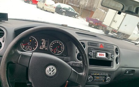 Volkswagen Tiguan I, 2010 год, 830 000 рублей, 3 фотография