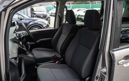 Toyota Noah III, 2018 год, 2 350 000 рублей, 8 фотография